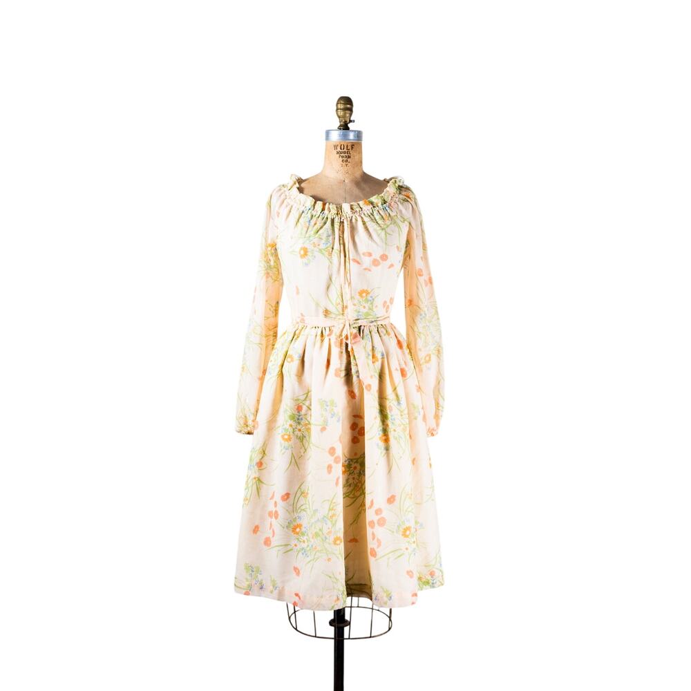 Vintage 70s Peach Orange Floral Fit And Flare Peasant Dress, Full Skirt, Small